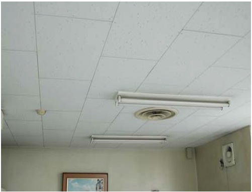 石綿含有ロックウール吸音天井板の天井